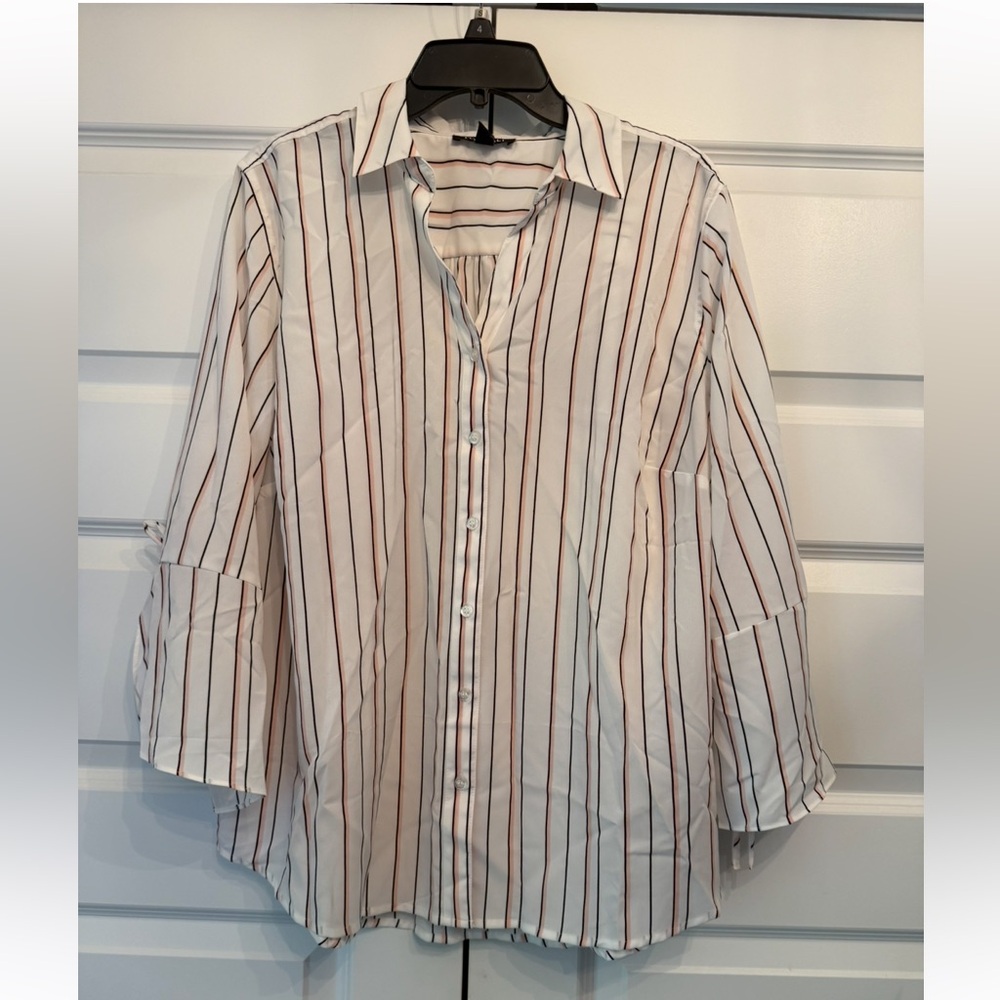NWOT Roz & Ali White, Pink, and Black Stripe V-Neck Button Up Slit Sleeve w bows